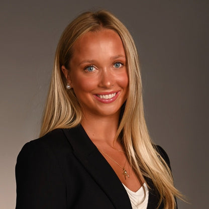 Mia Greco - Pre-Law
