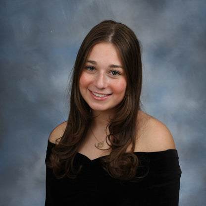Naomi Lang - Biochemistry & Molecular Biology (Pre-Med)
