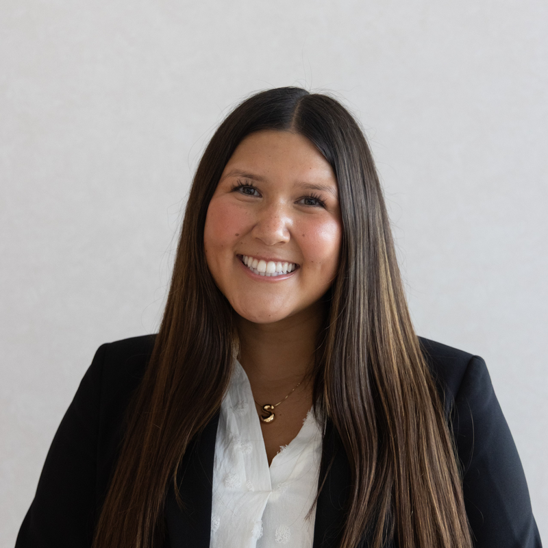 Samantha Krahl - Finance & Spanish